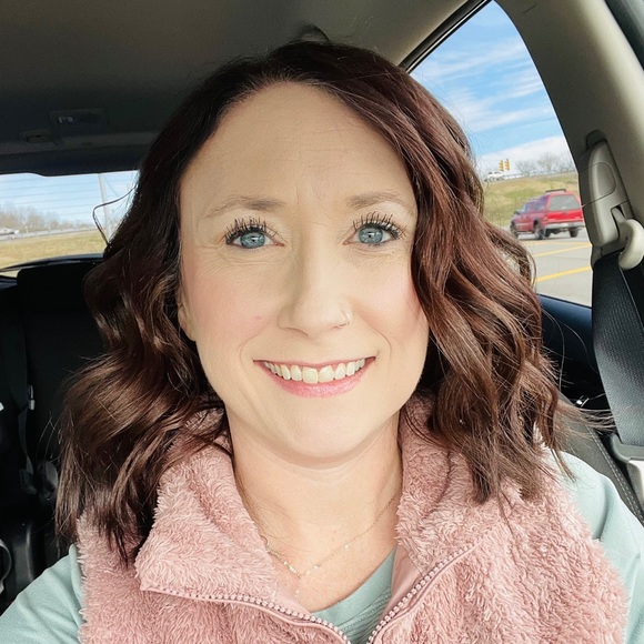 Meet your Posher, Lydia - Picture 1 of 1